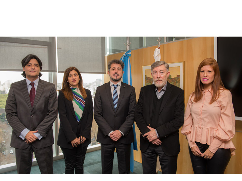 De izq. a der.: Dr. Temiño, Dra. Bruzzone, Dr. Quarneti, Dr. Ceccatto y Dra. Aranda. Foto: CONICET