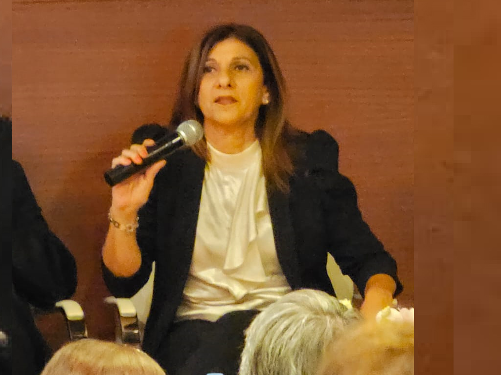 Dra. Julio L. Bruzzone, directora de la Revista