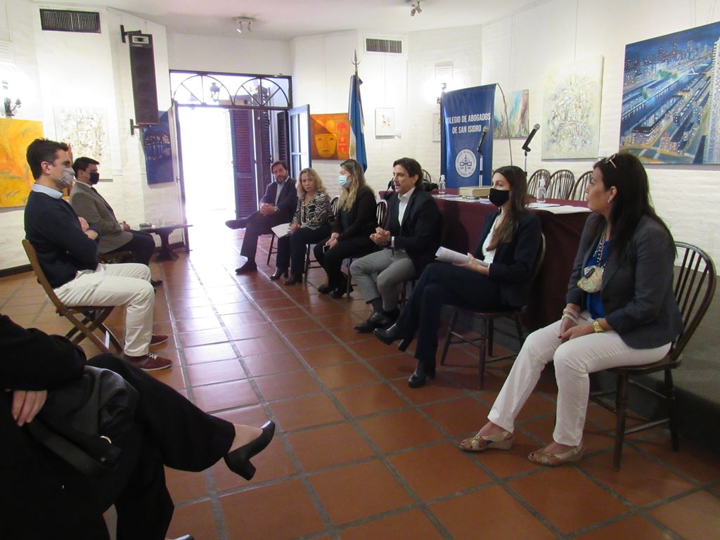 Juramento del 21 de octubre de 2021- conversación pre jura. T.de Disc. Abogacía Joven-Deportes y ot.temas