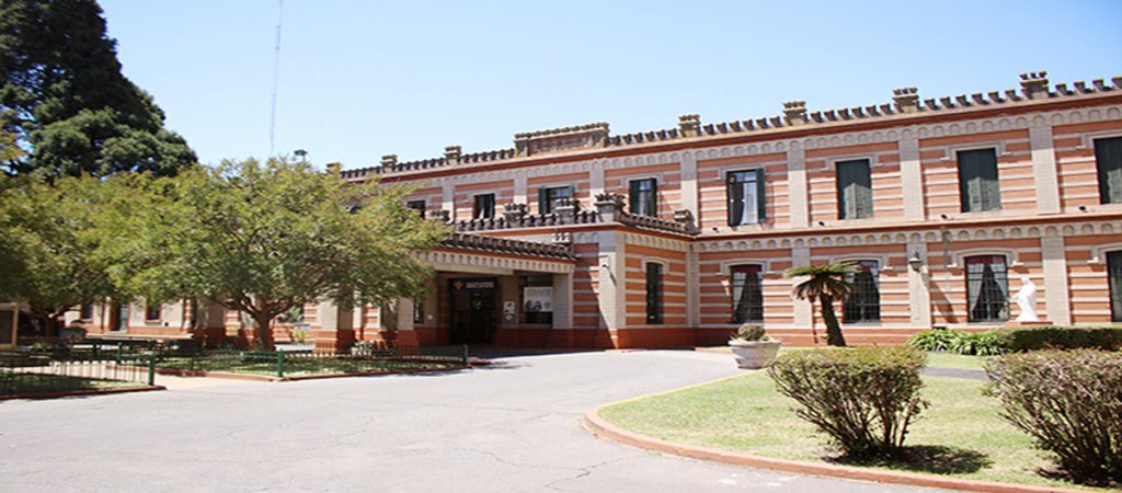 COLEGIO CARMEN ARRIOLA DE MARÍN