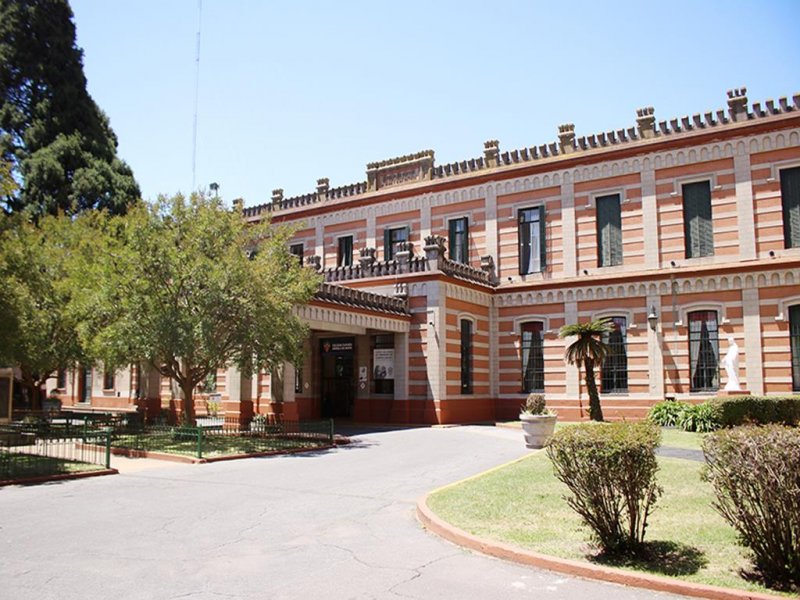 COLEGIO CARMEN ARRIOLA DE MARÍN