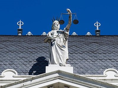 Veredicto del Jury a la Dra. Makintach