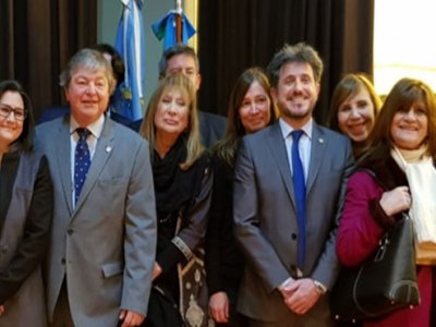 Caja. Ceremonia de asunción. Homenaje. Fuerte presencia del CASI 